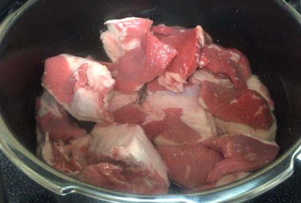 おいしくコラーゲン 鉄分を摂取できる 牛すじ肉 圧力鍋を使って柔らかく 冷蔵庫を使って脂を取り除く 簡単牛スジ肉調理方法 はっしんの健康