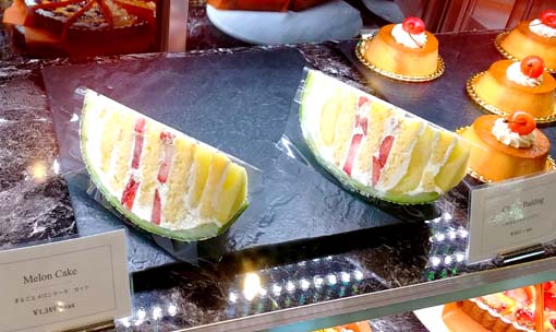 美しくてインパクト抜群な世界初のスイーツ まるごとメロンケーキ の実店舗がオープン 各種タルトや生カヌレも魅力的な 神戸 阪急六甲 Atelier Kato アトリエ カトー はっしんのグルメ 美しくてインパクト抜群な世界初のスイーツ まるごとメロンケーキ の実店舗がオープン 各種タルトや生カヌレも魅力的な 神戸 阪急六甲 Atelier Kato アトリエ カトー はっしんのグルメ