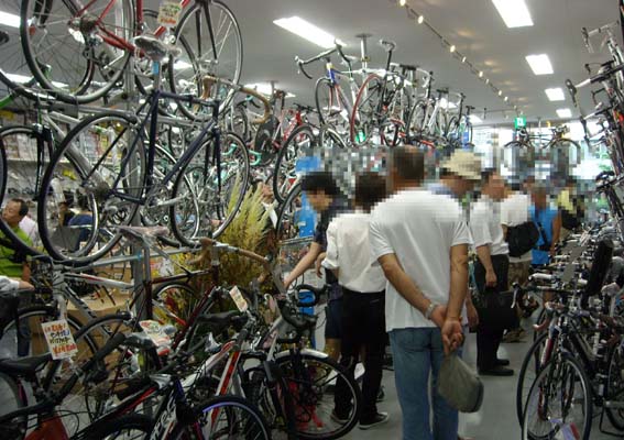 いよいよ格安自転車パーツ店オープン！ウエムラサイクルパーツ梅田店 