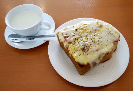 朝から充実のモーニングがいただける 豊富なヘルシーメニューや いろんなビュッフェメニューに 港の景観が楽しめるカフェ 大阪 南港 太陽のカフェ Atc 南港店 はっしんのグルメ