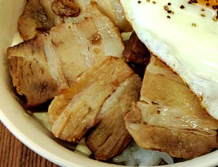 バイク修理 メンテナンス カスタムを待っている間にくつろげるカフェ バイクショップ ストレンジ が運営する バイク好きが集まるカフェ 尼崎 久々知 カフェ バー フラット はっしんのグルメ