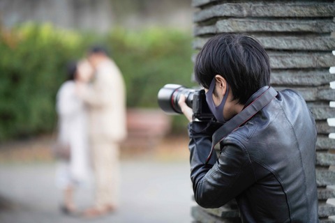 不倫／探偵／証拠／密会／パパラッチ／報道／記者／取材／写真