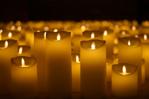 弔い／ろうそく／祈り／寿命