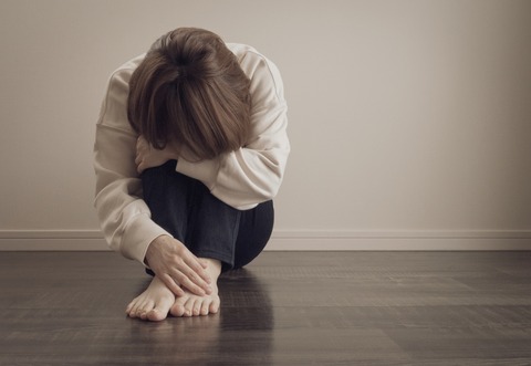 ストレス/ノイローゼ/悩み/女性/日本人/鬱/メンタルヘルス (2)