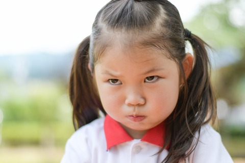 子供/日本人/怒り/すねる/ふくれ面/ご機嫌斜め (2)