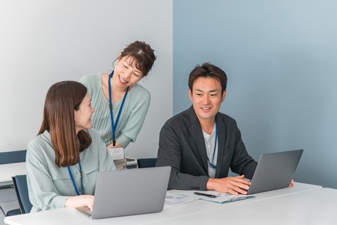 ビジネス／デスクワーク／指導／アドバイス