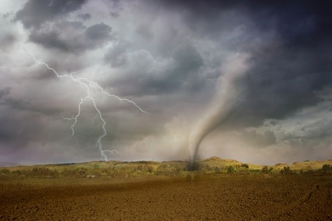 竜巻／自然現象／稲妻／落雷／天災／天災地変／終末