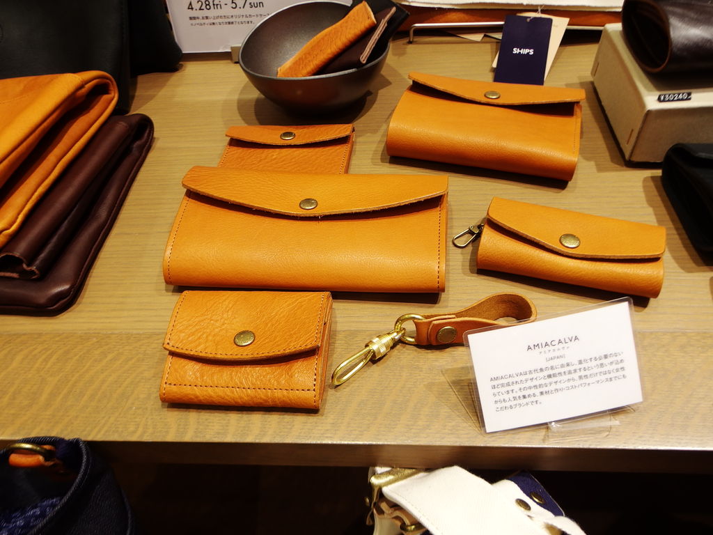 SHIPS別注】AMIACALVAのウォレット(財布)SHIPS（シップス）の 