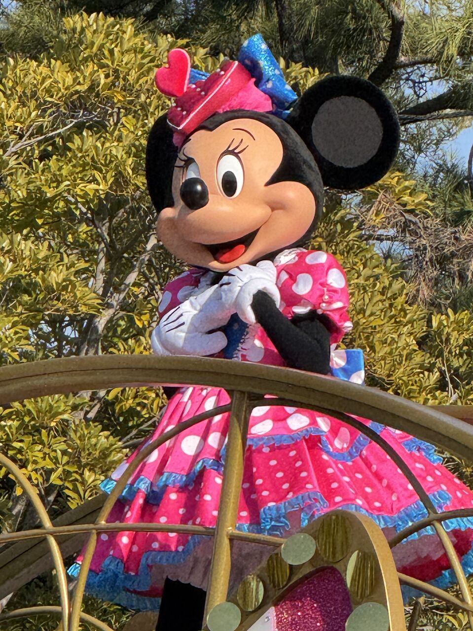 ディズニーリゾート　ミニー　ポンライト　激レア Lucky Minnie | ・ ミニーちゃんのウリウリダンス🩷 可愛すぎて心臓