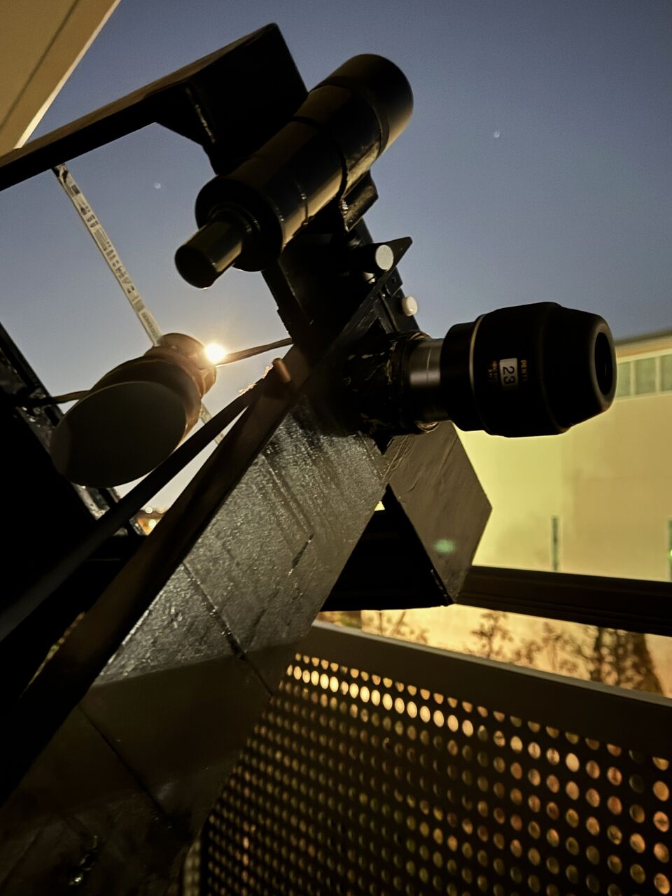 30cm ドブソニアン に XW23mmを挿してベランダから天体観察①