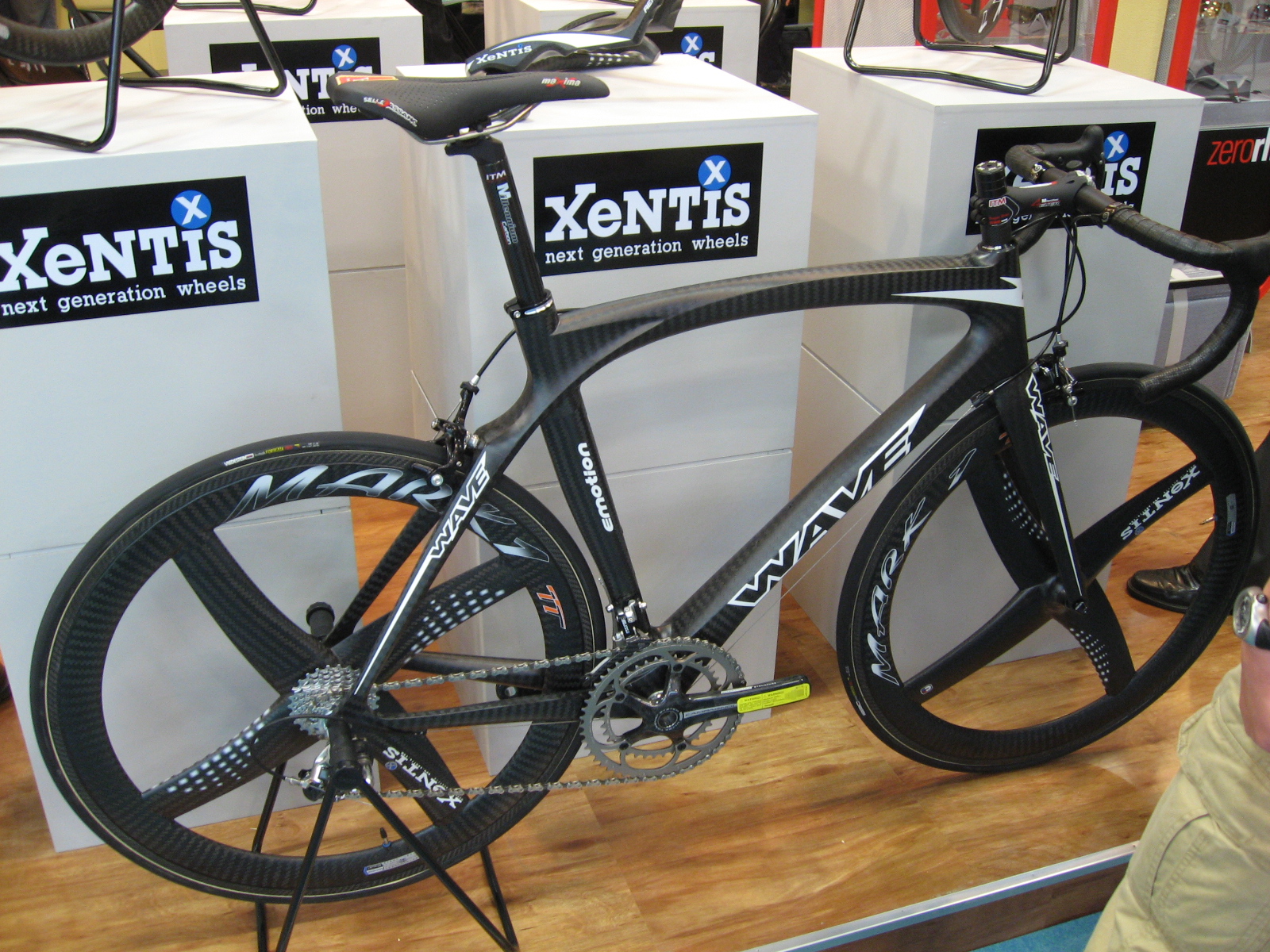 最先端のカーボンパーツ等 Vol.2 : ライトサイクル ブログ