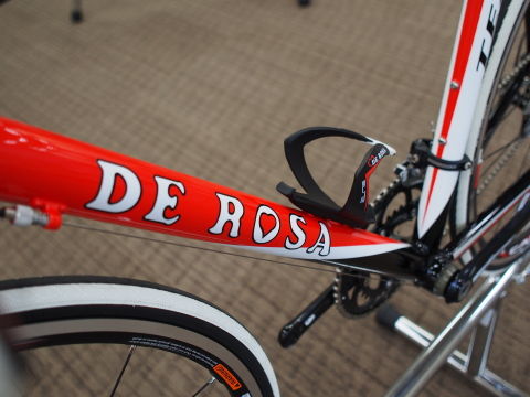 生粋のイタリアレーシングアルミモデル Team SCANDIUM DeRosa 2015 ...