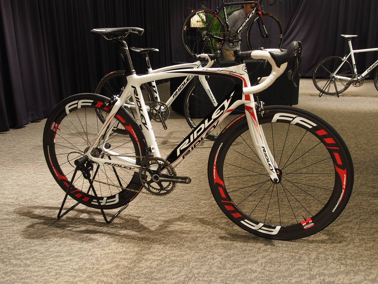 RIDLEY 2013 展示会 東京 リドレー ベルギーブランド : ライト RIDLEY 2013 展示会 東京 リドレー ベルギーブランド : ライト