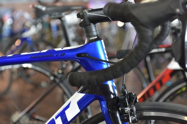 2016 GIANT ロードバイク ミドルクラス スタートクラス編 : ライト