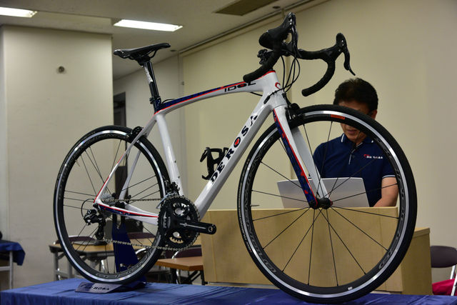 【総額60万超え】IDOLデローザ アイドル 赤黒 ロードバイク カーボン 総額60万超え】IDOLデローザ アイドル 赤黒 ロードバイク カーボン