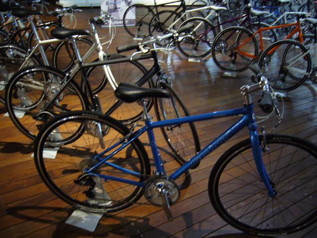 GIANT 2012年モデル展示会 ESCAPE 他 クロスバイク編 : ライトサイクル 