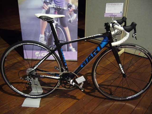 本物の GIANT 編 レディースモデル Liv/giant 2012年モデル展示会 ロードバイク