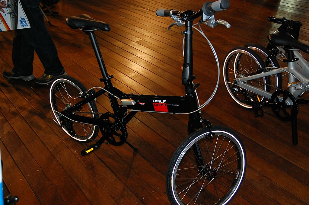 フォールディング 折りたたみ モデル GIANT 2011 : ライト フォールディング 折りたたみ モデル GIANT 2011 : ライト