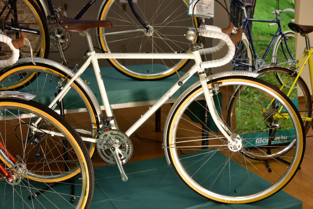 皇帝 丸石エンペラー 伝統のツーリング車 : ライトサイクル ブログ