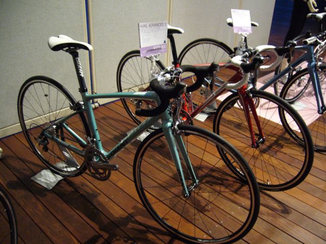 GIANT 2012年モデル展示会 Liv/giant レディースモデル 編 GIANT 2012年モデル展示会 Liv/giant レディースモデル 編