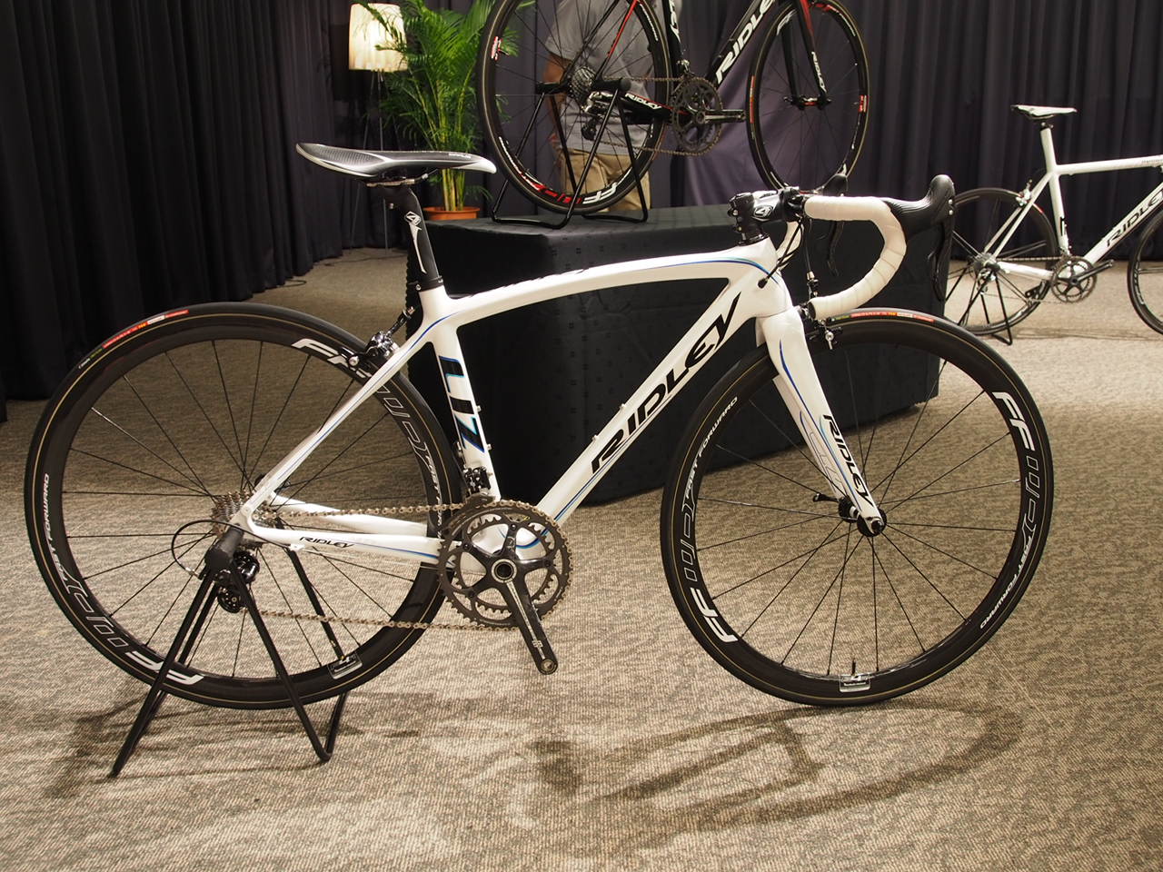 RIDLEY 2013 展示会 東京 リドレー ベルギーブランド : ライト RIDLEY 2013 展示会 東京 リドレー ベルギーブランド : ライト