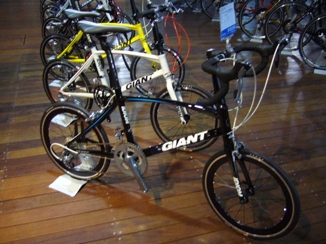 GIANT 2012年モデル展示会 IDIOM、MR4、HALFWAY 他 小径車 編 GIANT 2012年モデル展示会 IDIOM、MR4、HALFWAY 他 小径車 編