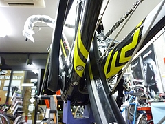 F6 Di2バッテリー取り付けナット