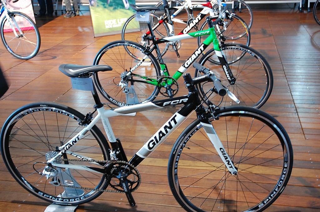 2010 GIANT展示会 Vo.2 : ライトサイクル ブログ 2010 GIANT展示会 Vo.2 : ライトサイクル ブログ