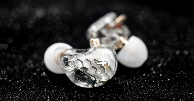 SIMGOT EK3 「“4種類の音色”×“迫力のあるボーカル”に酔いしれる