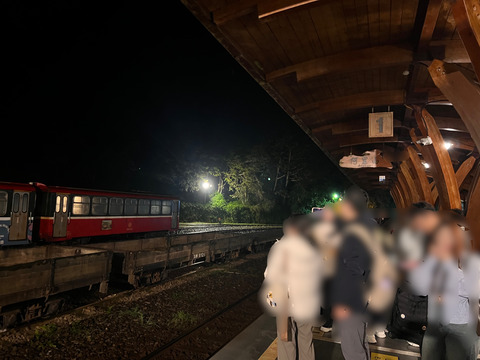 ECC8724B-46D9-433B-9E4F-2C1D150A8F4E