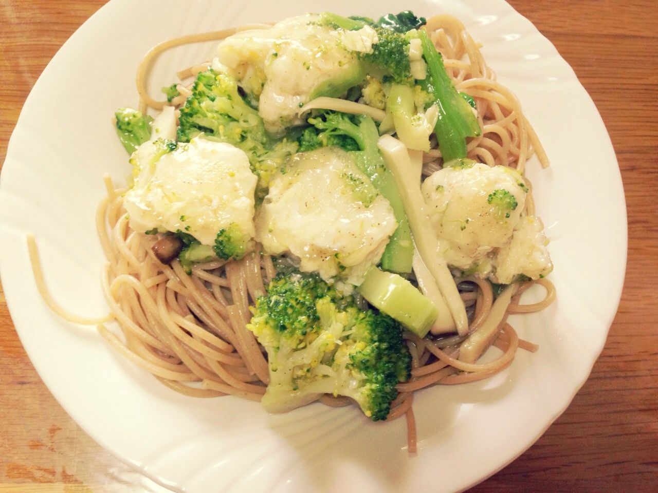 全粒粉スパゲッティ 冷凍豆腐の鶏ささみもどき そんなに多くは食べれない