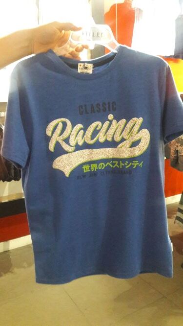 ペルーで流行りの面白い 日本語tシャツ えっ日本語ないほうがかっこよくない 南米ペルーでガイドしています