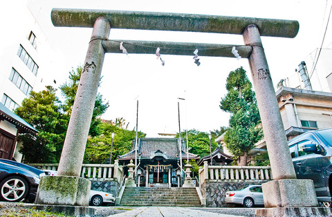 諏訪神社鳥居