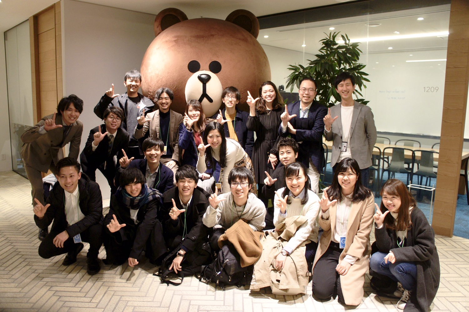 雰囲気レポ サマーインターンの入賞メンバーと福岡ツアーに行ってきました Line Hr Blog 雰囲気レポ サマーインターンの入賞メンバーと福岡ツアーに行ってきました Line Hr Blog