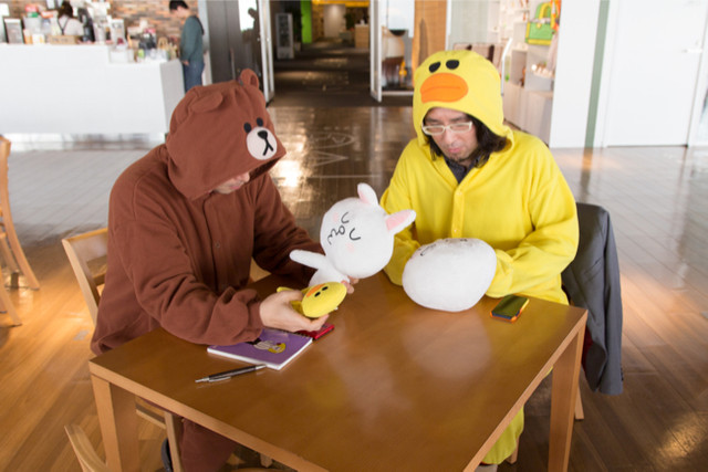 はたらく机 Vol 31 手に取ってふれてもらえるというのはとても嬉しいなって キャラクター事業チーム Line Hr Blog はたらく机 Vol 31 手に取ってふれてもらえるというのはとても嬉しいなって キャラクター事業チーム Line Hr Blog