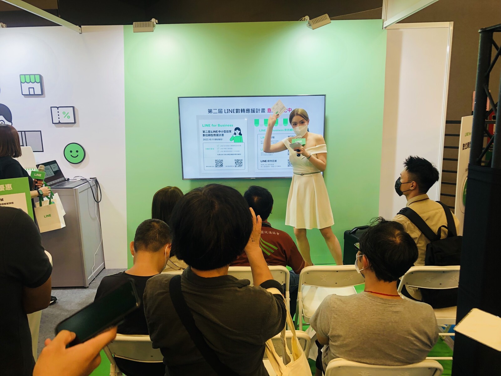 E3899F42-3A25-4ADD-9069-58CAAA886866