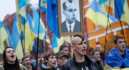 【ウクライナ】過激なバンデラ主義者によるナチスを彷彿させる「たいまつ行進」 : 多言語翻訳 Samurai Global ~多言語のススメ~
