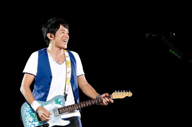 ミスチル桜井和寿がハゲを髪型で隠すｗｗｗライブで女性ファン悲鳴ｗｗｗ 問題の画像あり 海外速報 ２ｃｈまとめサイト