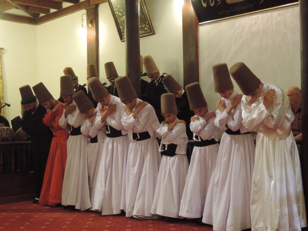 イスラーム神秘主義一派メヴレヴィー教団の舞 女ひとり世界一周バックパッカー旅