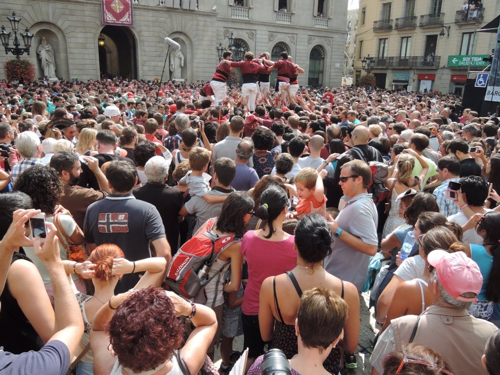 カタルーニャ名物 感動の人間タワー 女ひとり世界一周バックパッカー旅 カタルーニャ名物 感動の人間タワー 女ひとり世界一周バックパッカー旅