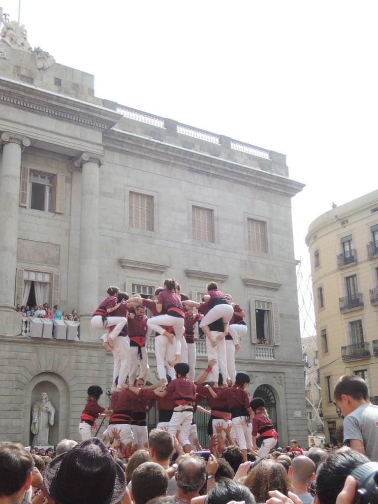 カタルーニャ名物 感動の人間タワー 女ひとり世界一周バックパッカー旅 カタルーニャ名物 感動の人間タワー 女ひとり世界一周バックパッカー旅