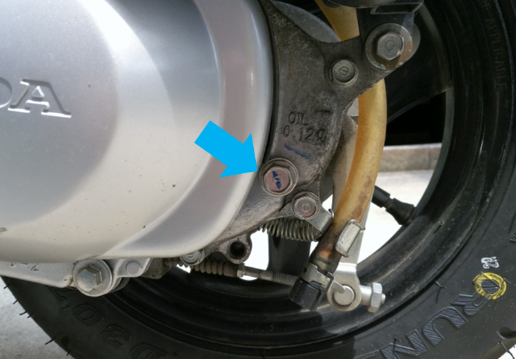 ホンダｄｉｏ ａｆ６８ ミッションオイル交換してみた 田舎のおじさんの独り言