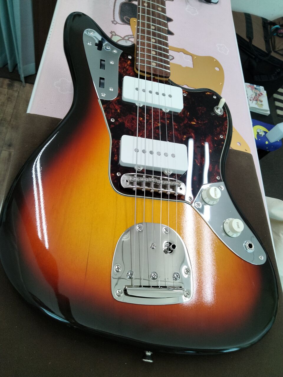 Fender Mexico 純正 ジャズマスターピックガード 日本製ジャズマスターのピックガードが無い – がんばれジャズ