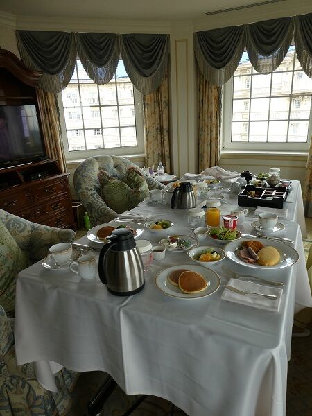 東京ディズニーランドホテルのルームサービスの朝食 和食の朝食膳と洋食 ひとりディズニー 大人の時間
