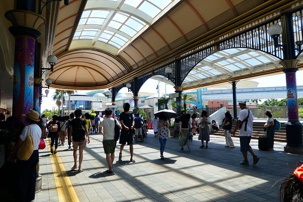 60 舞浜駅