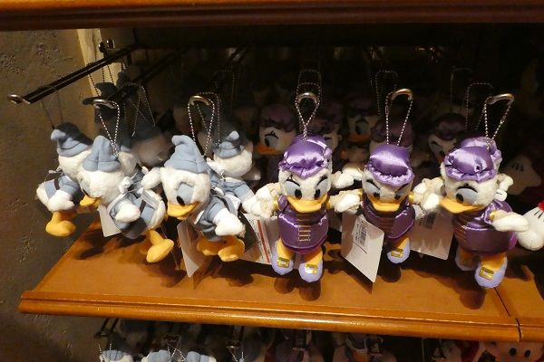 ミラコスタのぬいぐるみバッジ : ひとりディズニー、大人の時間。