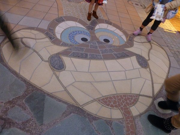 ディズニーランドのジャングルカーニバルでゲームにチャレンジ Little Women ディズニーへ行く