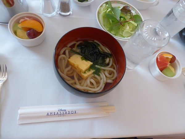 281 ルームサービス