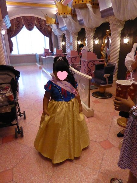 ビビディ・バビディ・ブティックで白雪姫になる ～ハロウィンイン