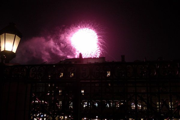 80 バルコから花火